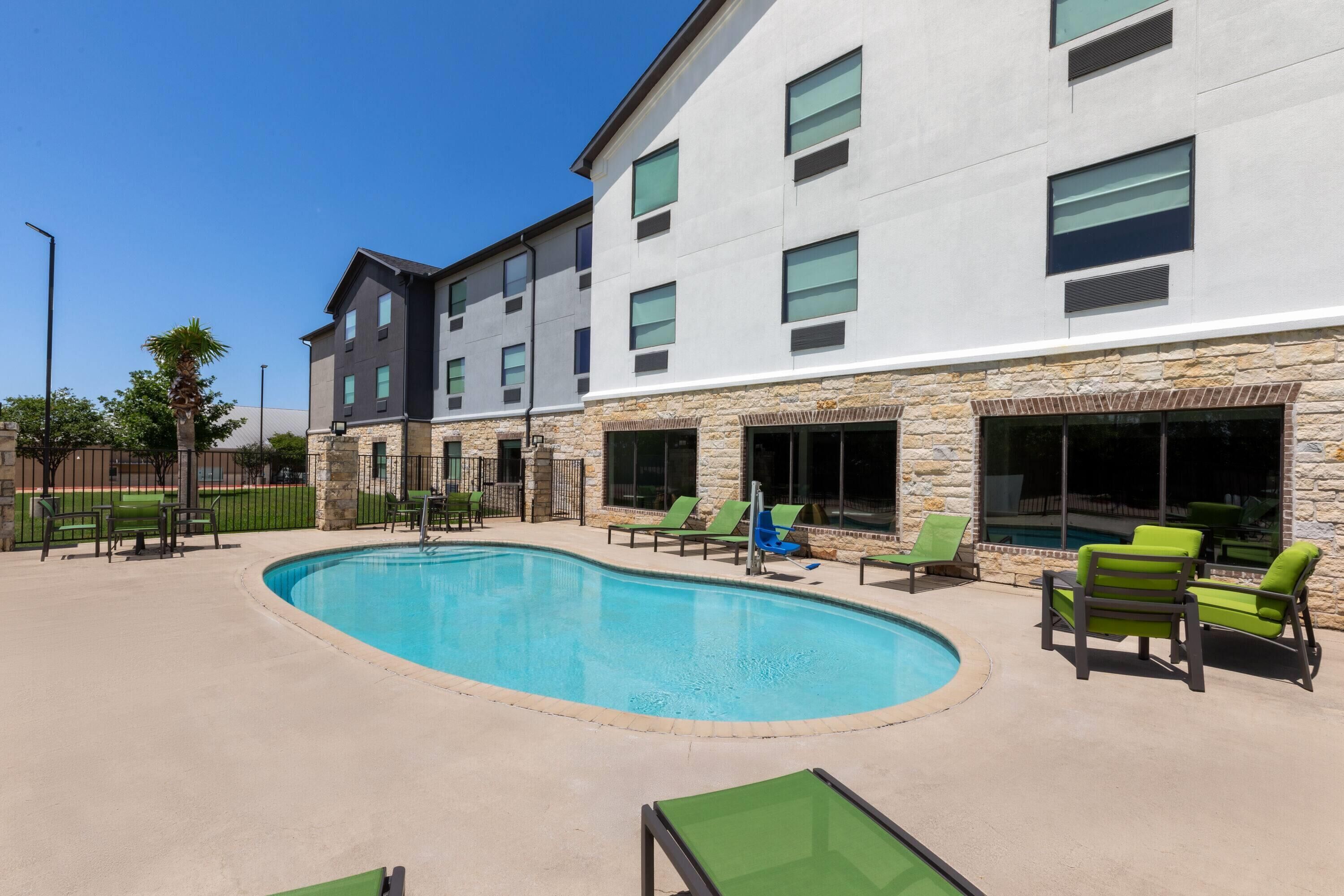 Hawthorn Extended Stay by Wyndham College Station South