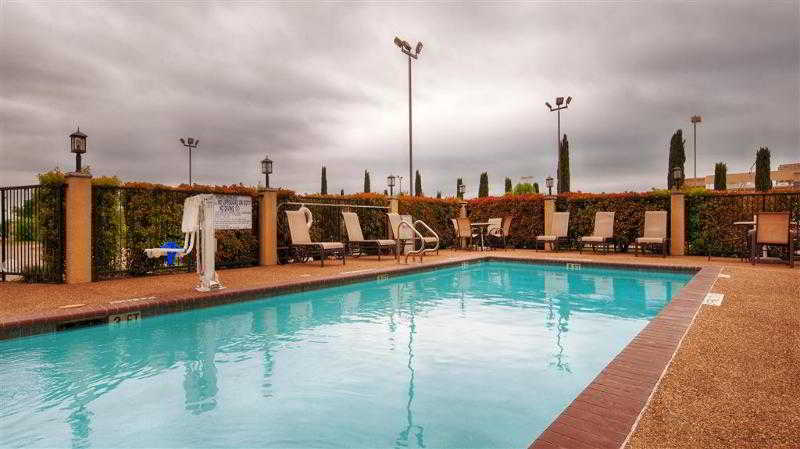 Best Western Plus Denton Inn & Suites