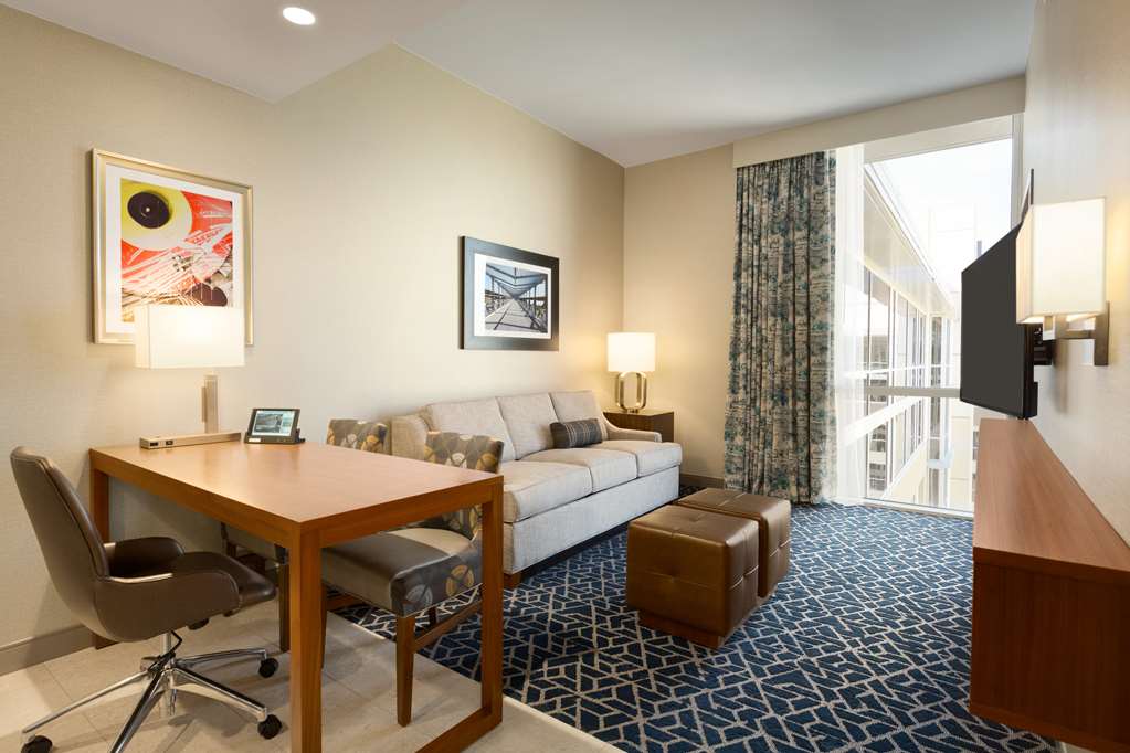 Embassy Suites by Hilton Denton Convention Center