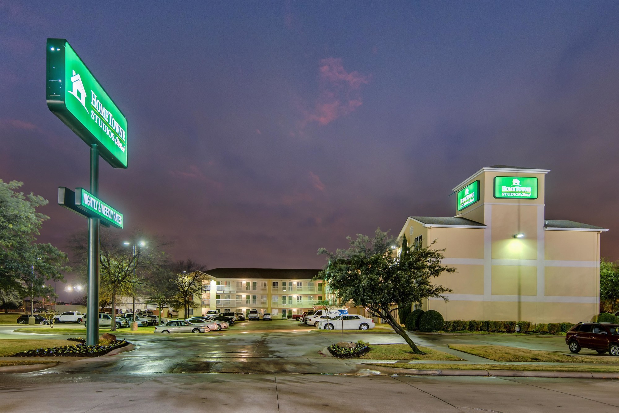 HomeTowne Studios Dallas - Fort Worth