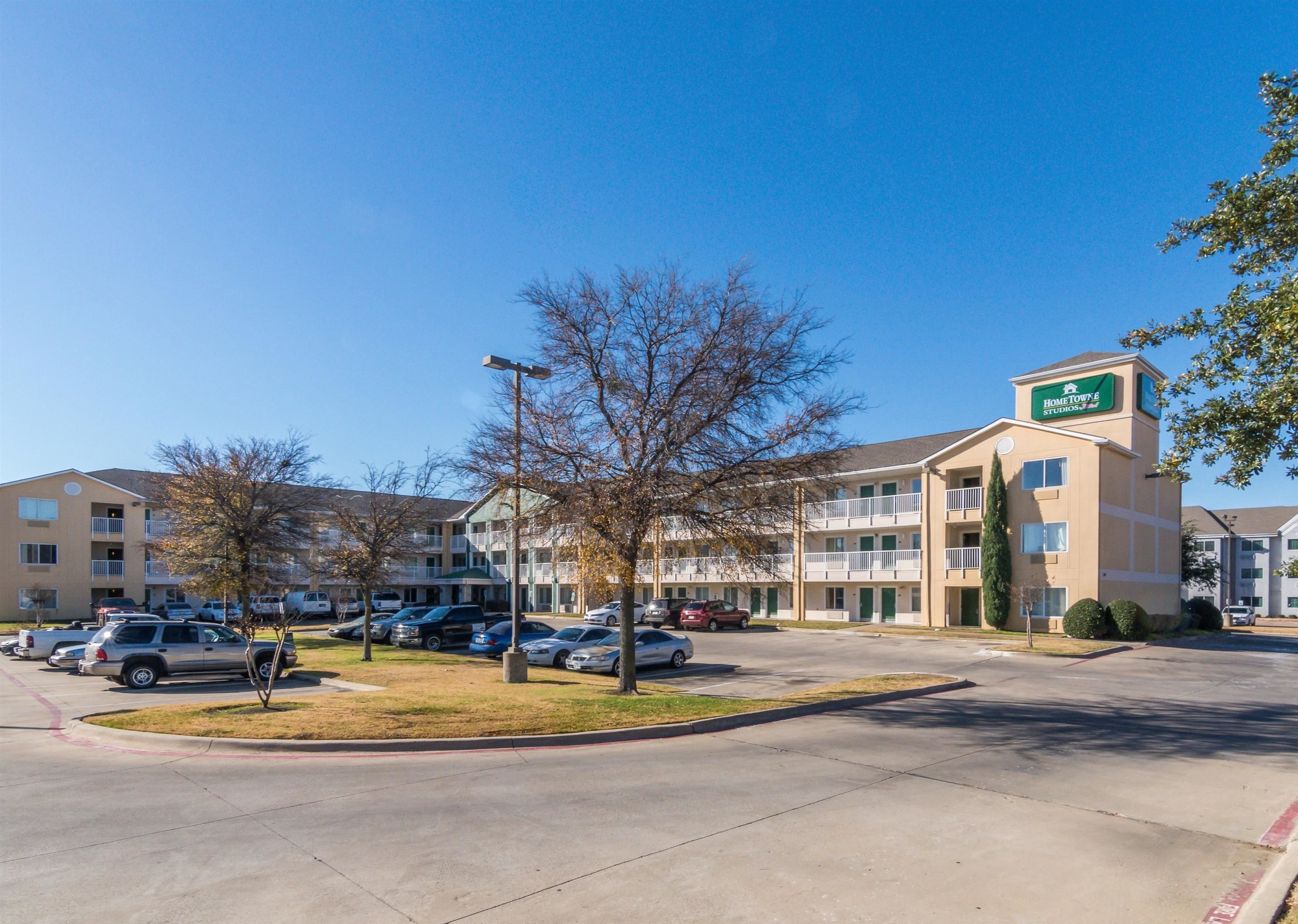 HomeTowne Studios Dallas - Fort Worth