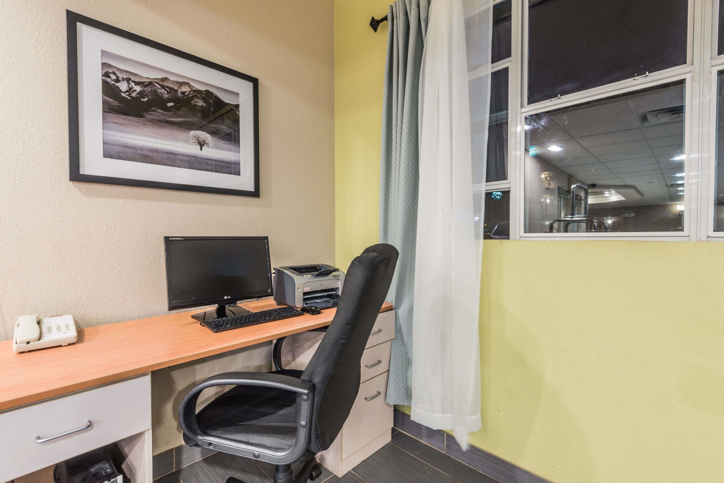 Microtel Inn & Suites by Wyndham Ft. Worth North/At Fossil