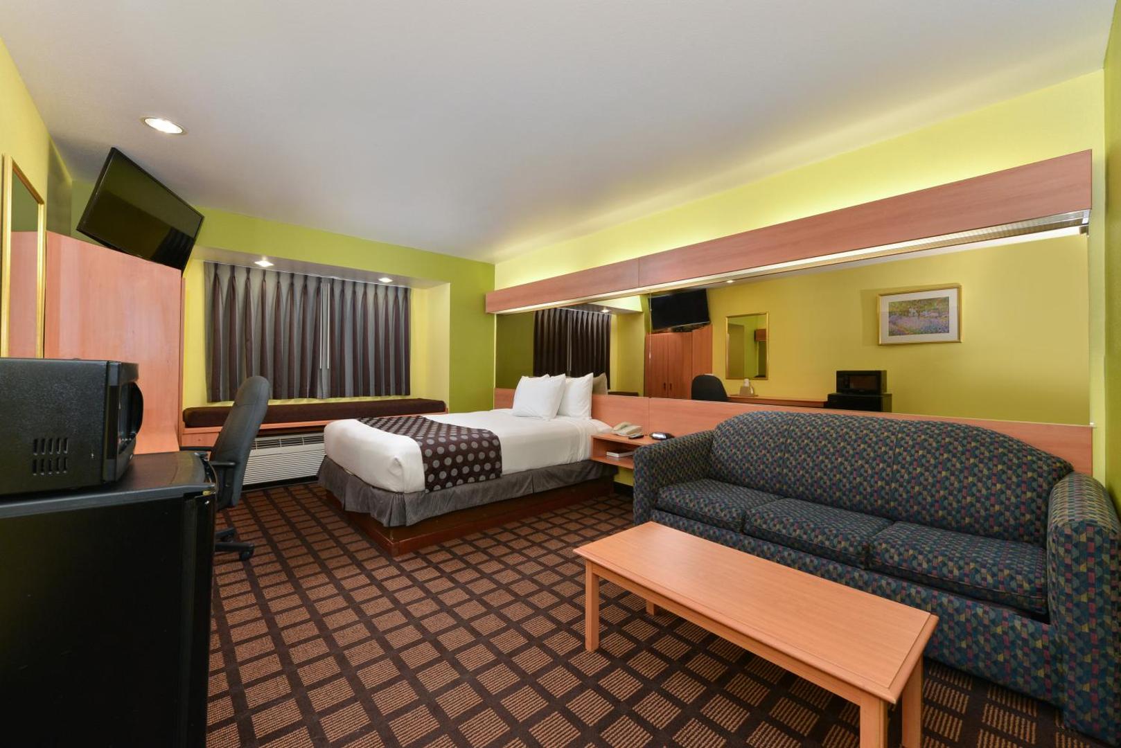 Microtel Inn & Suites by Wyndham Ft. Worth North/At Fossil