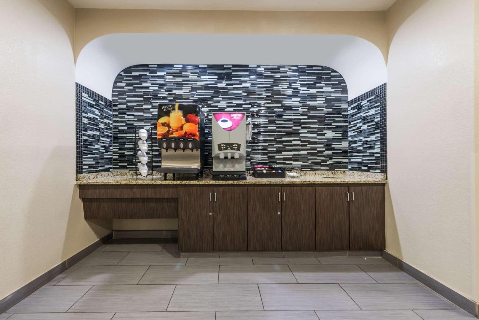 Microtel Inn & Suites by Wyndham Ft. Worth North/At Fossil