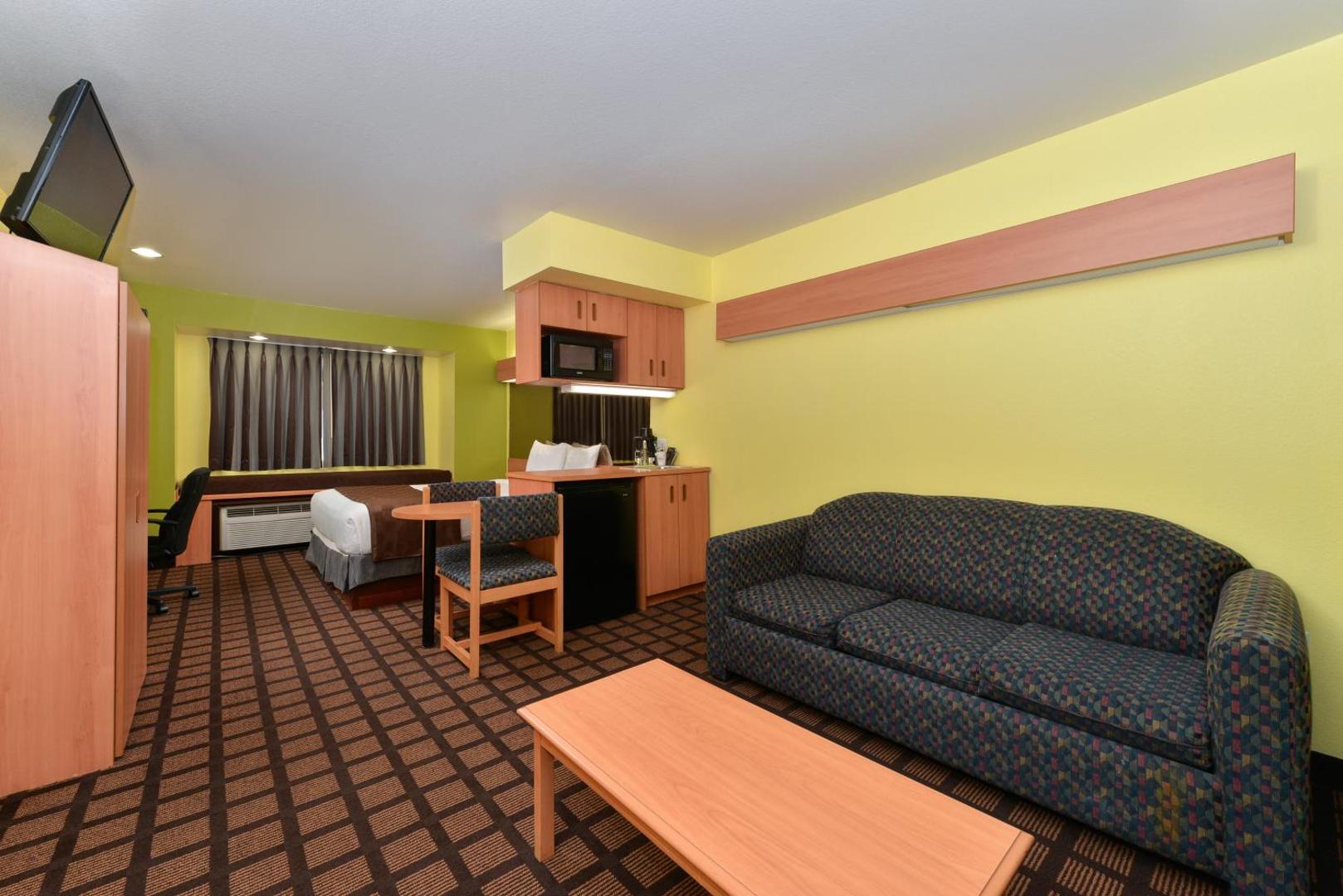 Microtel Inn & Suites by Wyndham Ft. Worth North/At Fossil