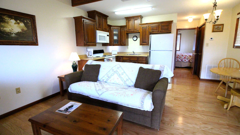 Peach Tree Inn & Suites