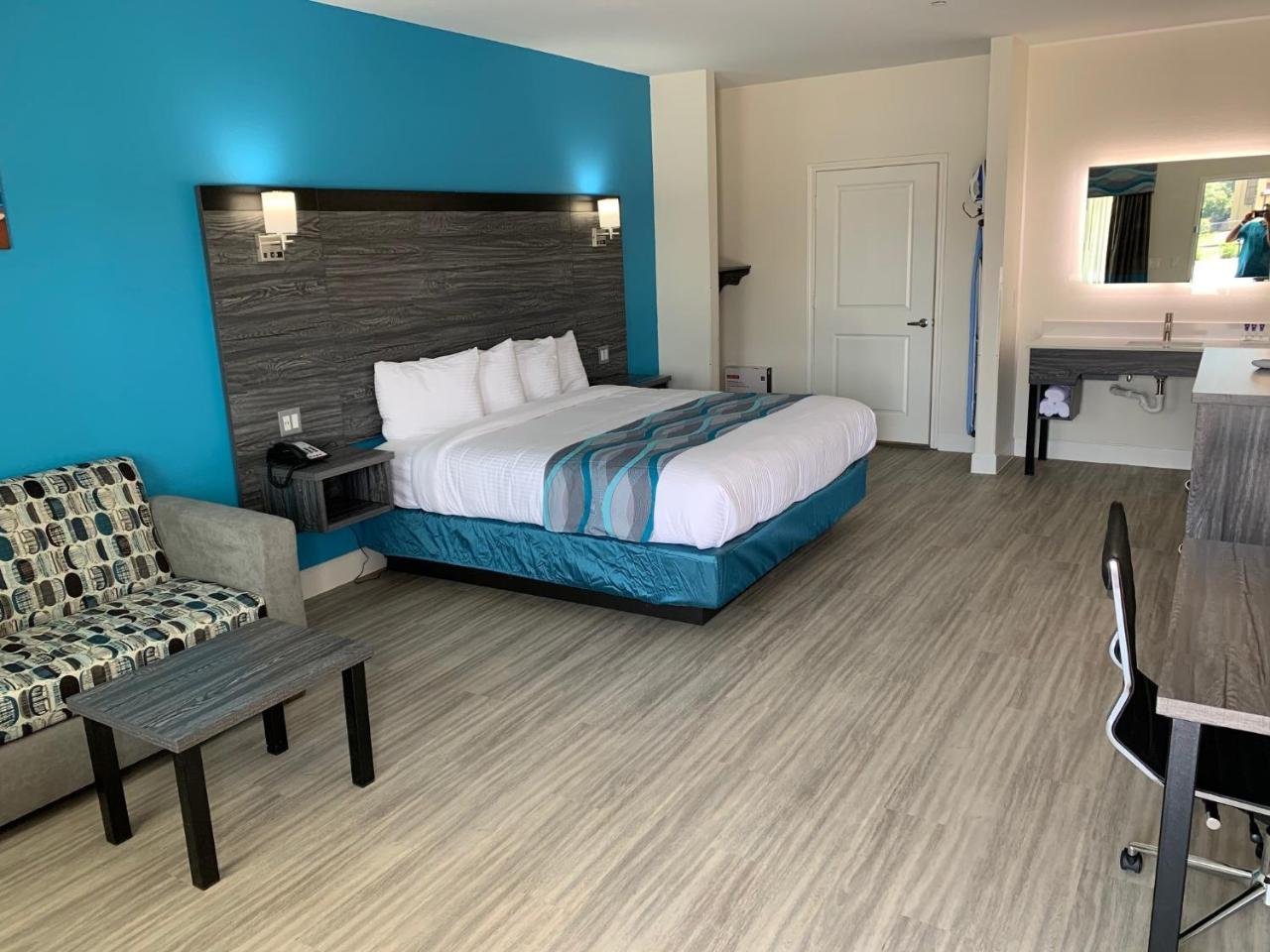 Americas Best Value Inn & Suites Houston at Hwy 6
