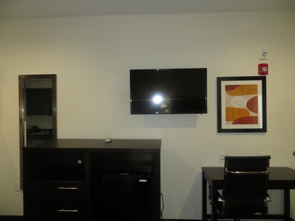 Econo Lodge Inn & Suites Houston NW-Cy-Fair