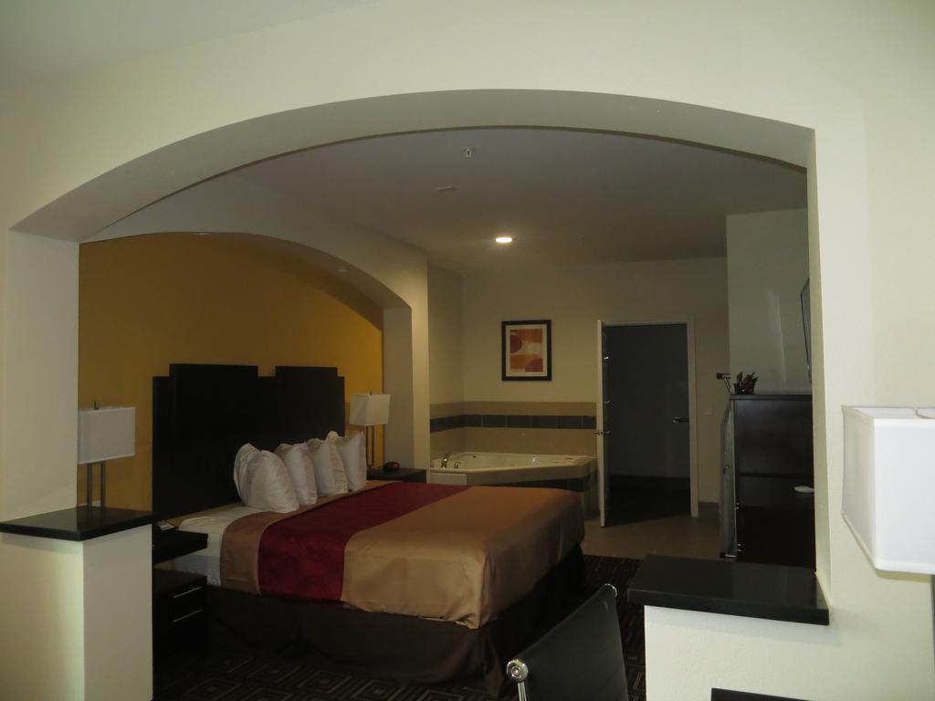 Econo Lodge Inn & Suites Houston NW-Cy-Fair