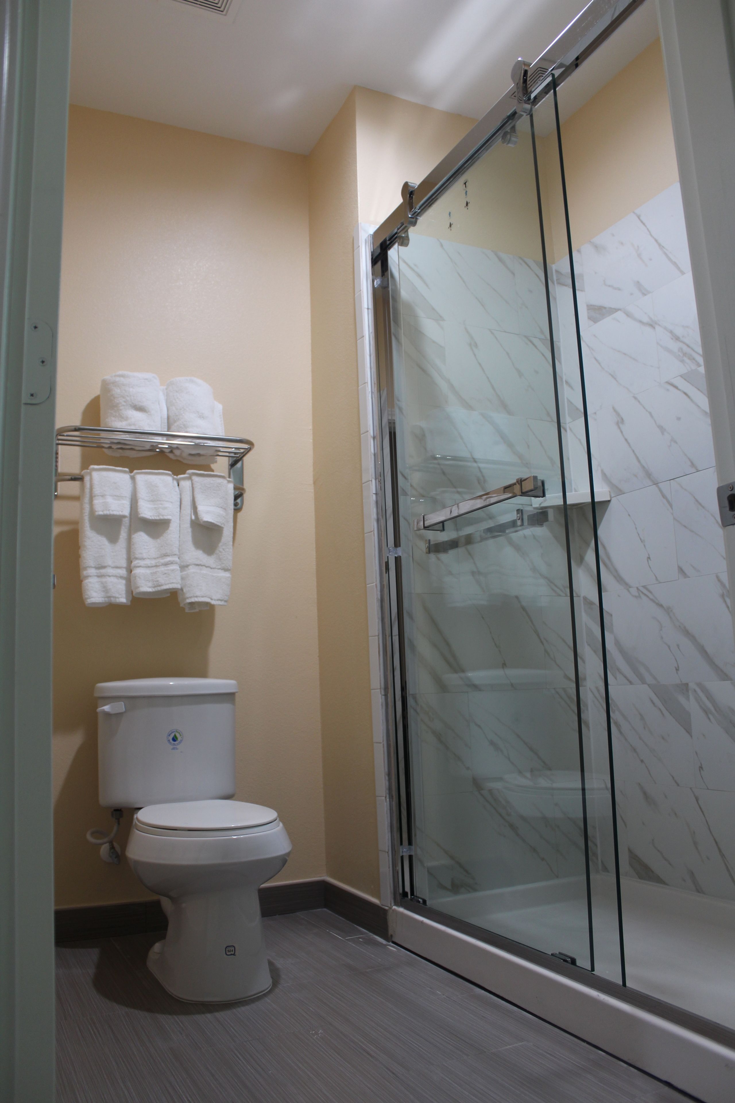 Express Inn & Suites