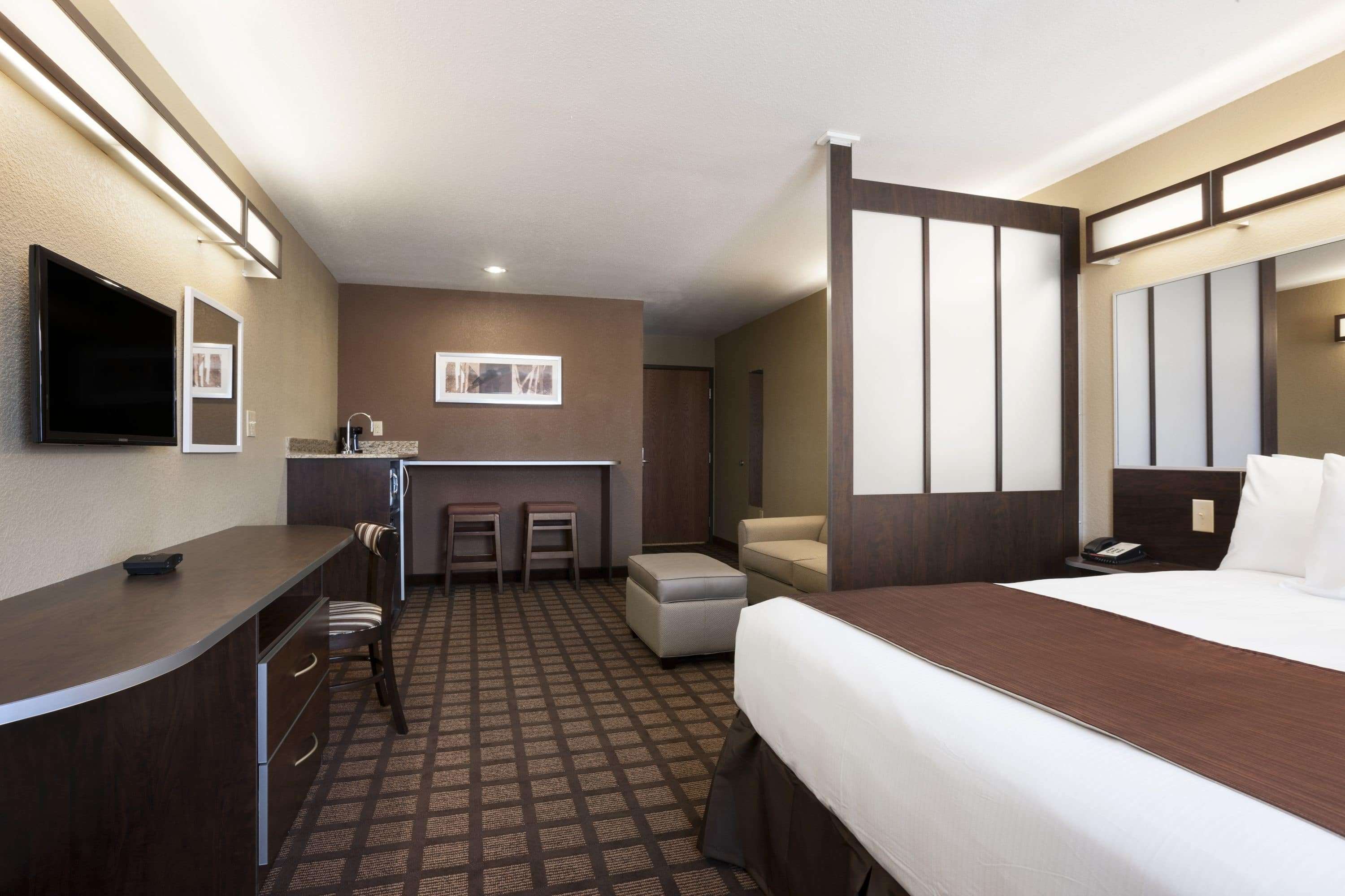 Microtel Inn & Suites by Wyndham Kenedy