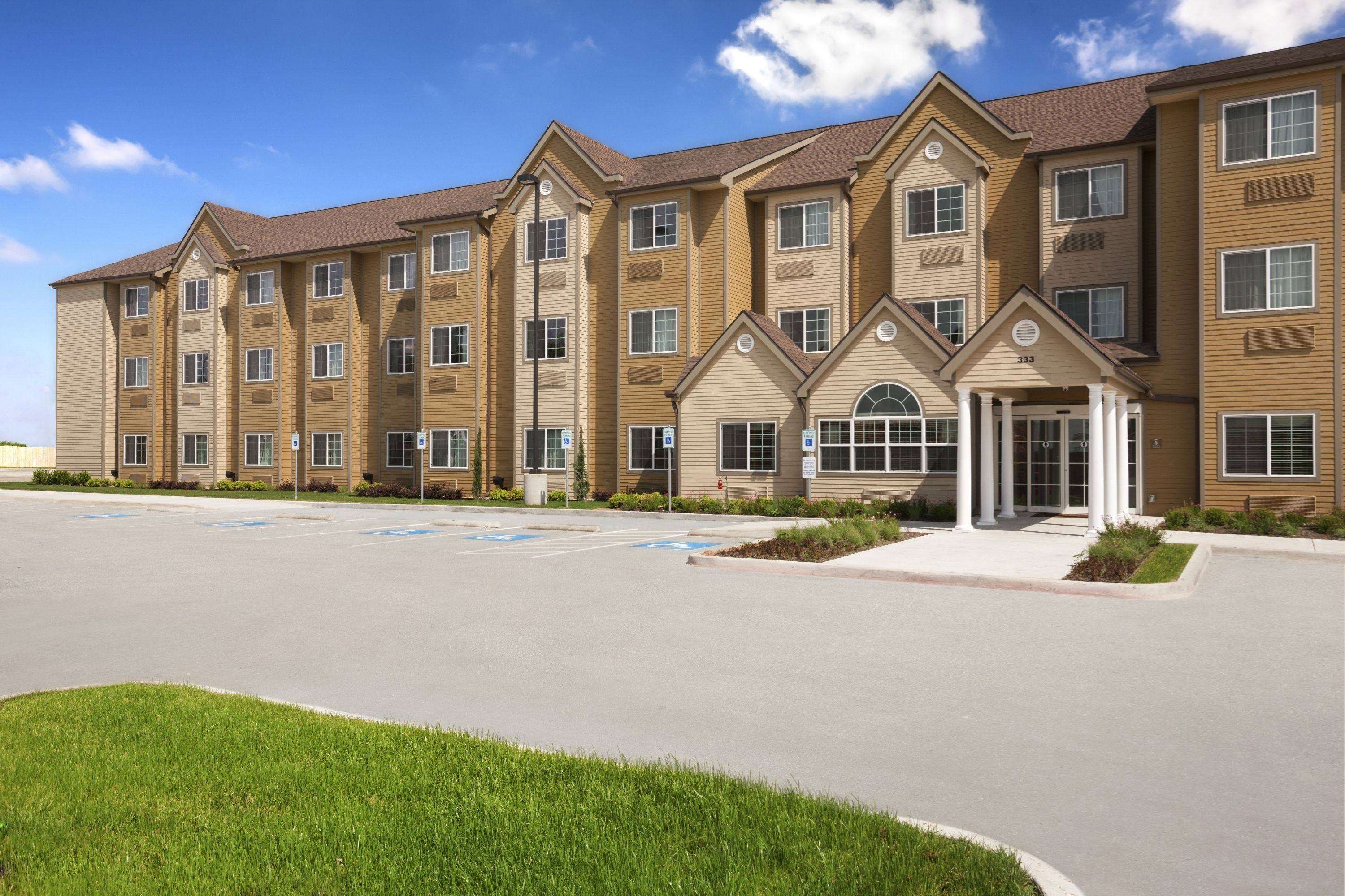 Microtel Inn & Suites by Wyndham Kenedy
