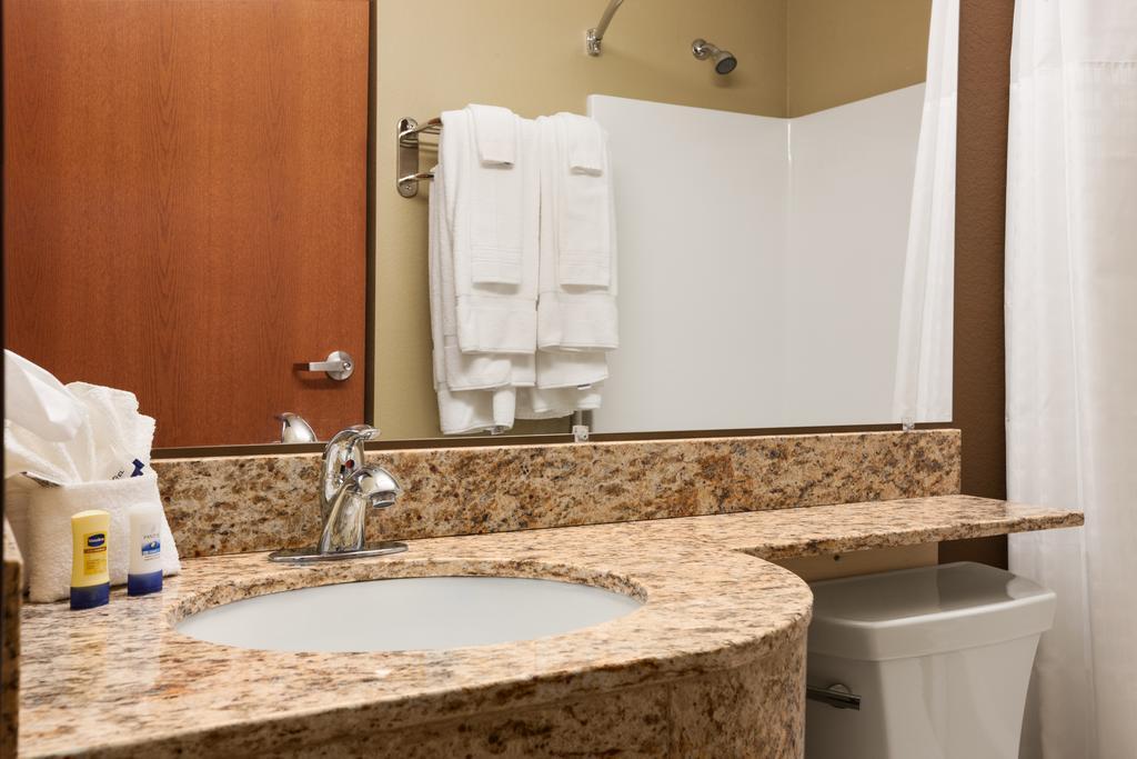 Microtel Inn & Suites by Wyndham Kenedy