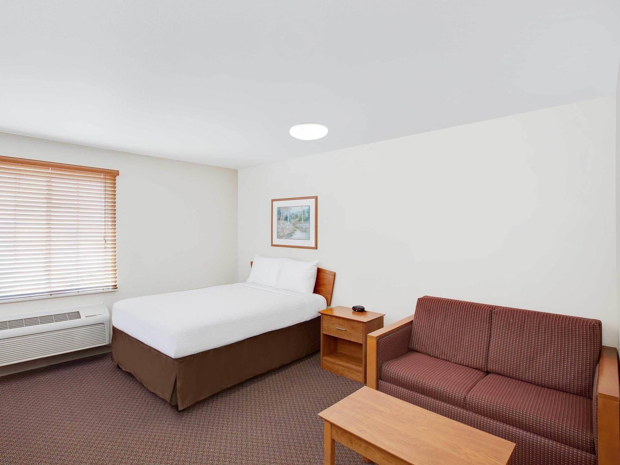 WoodSpring Suites Houston La Porte