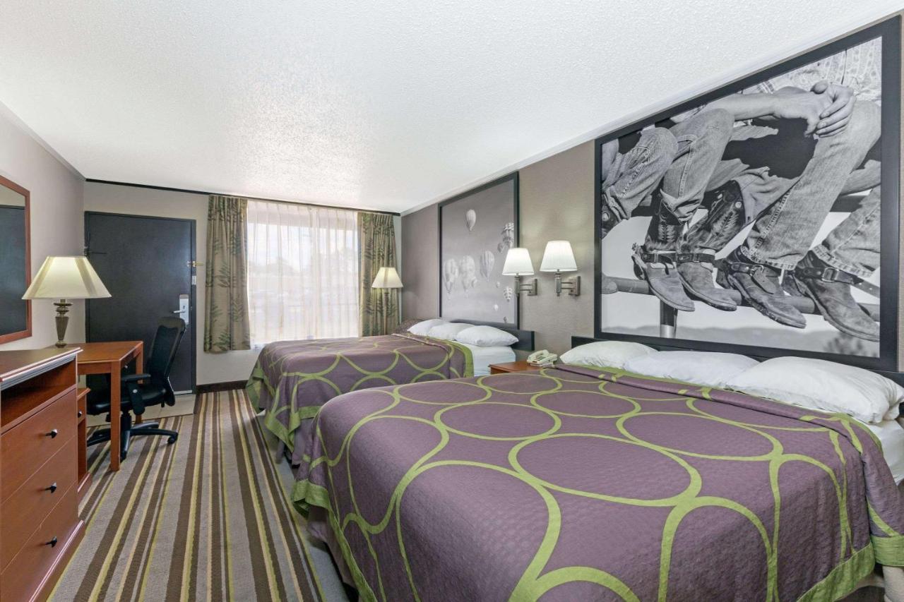 Super 8 by Wyndham Longview/North