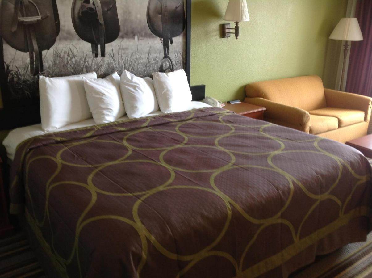 Super 8 by Wyndham Longview/North