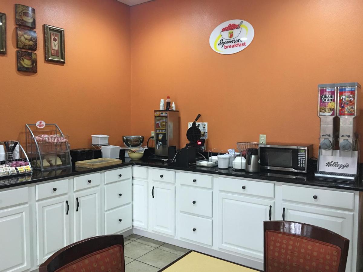 Super 8 by Wyndham Longview/North