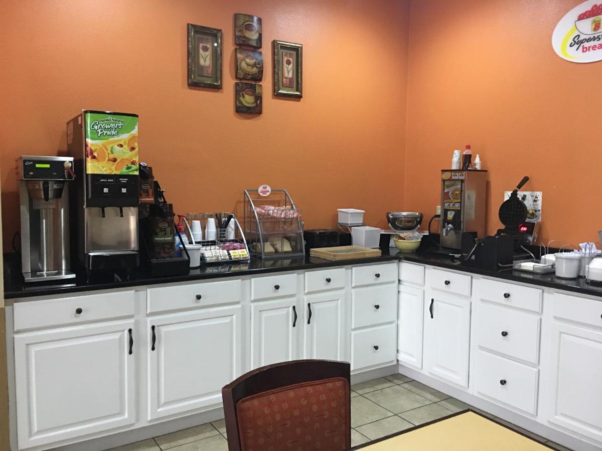Super 8 by Wyndham Longview/North