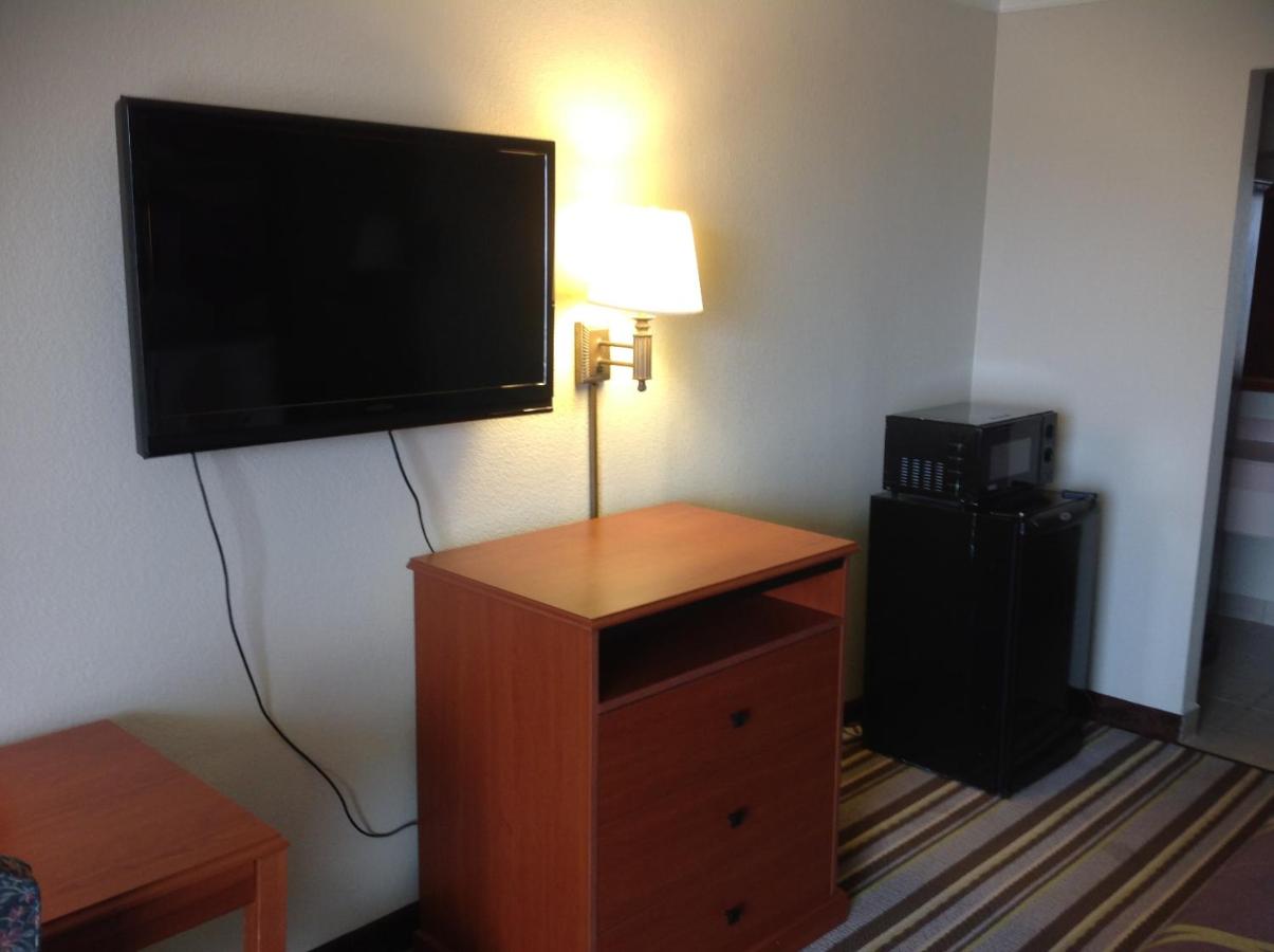 Super 8 by Wyndham Longview/North
