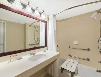 Holiday Inn Express & Suites Longview North
