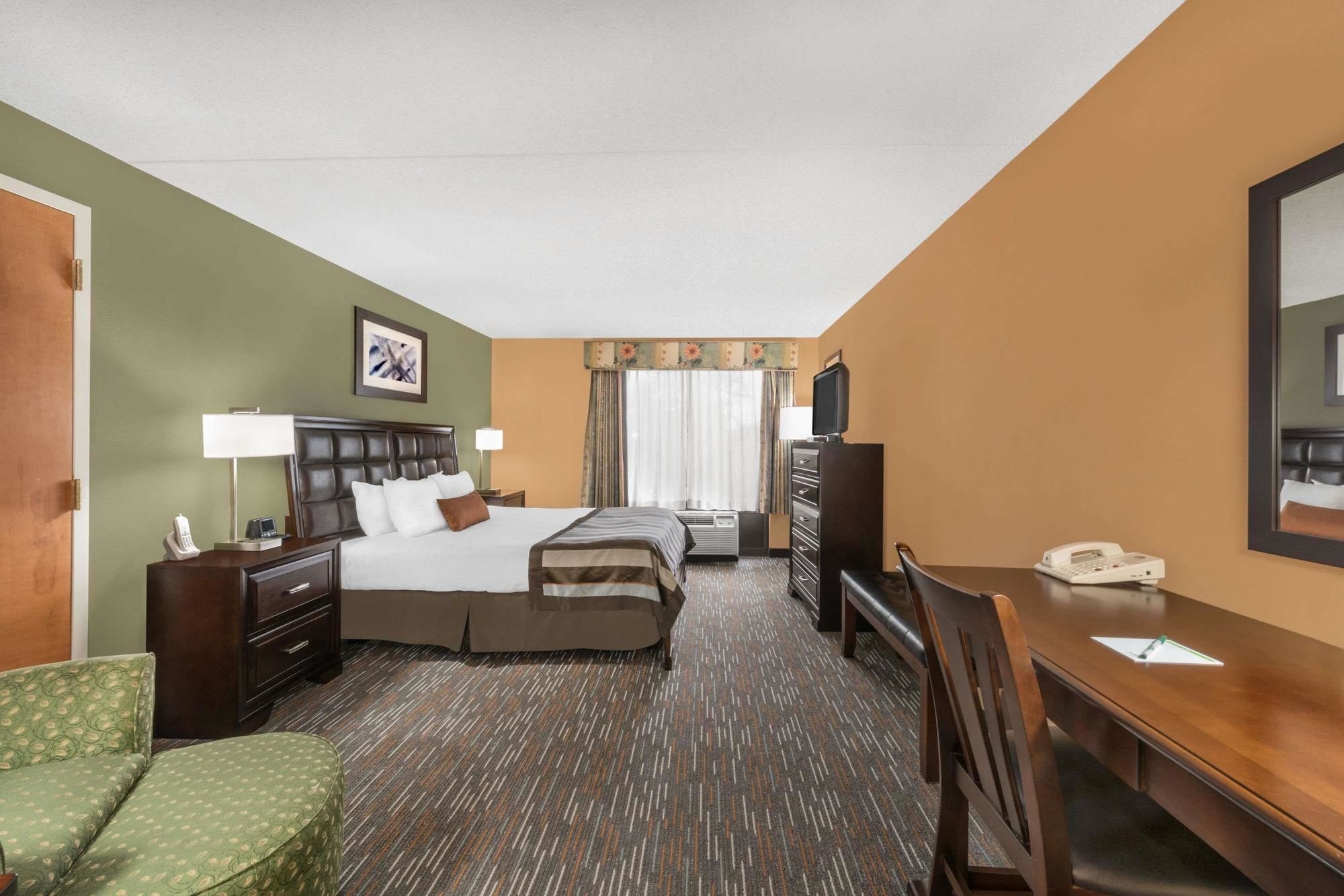 Holiday Inn Express & Suites Longview North