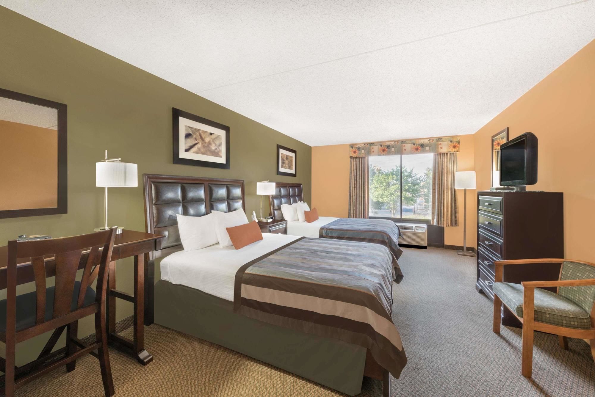 Holiday Inn Express & Suites Longview North