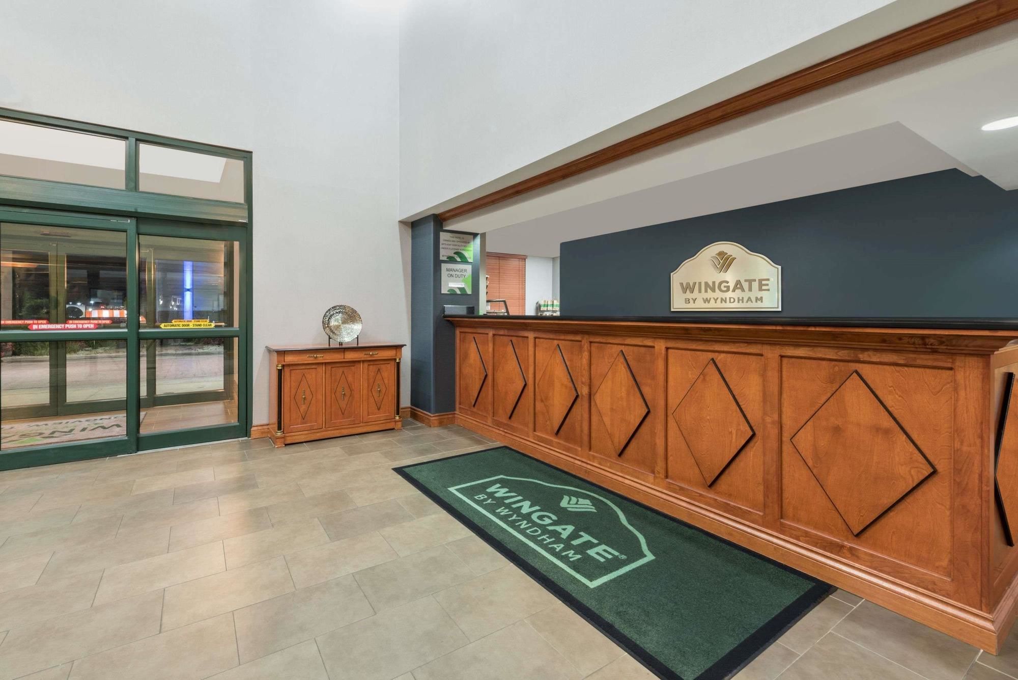 Holiday Inn Express & Suites Longview North