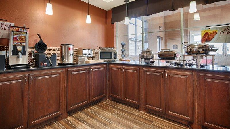 Best Western Plus Lubbock Windsor Inn
