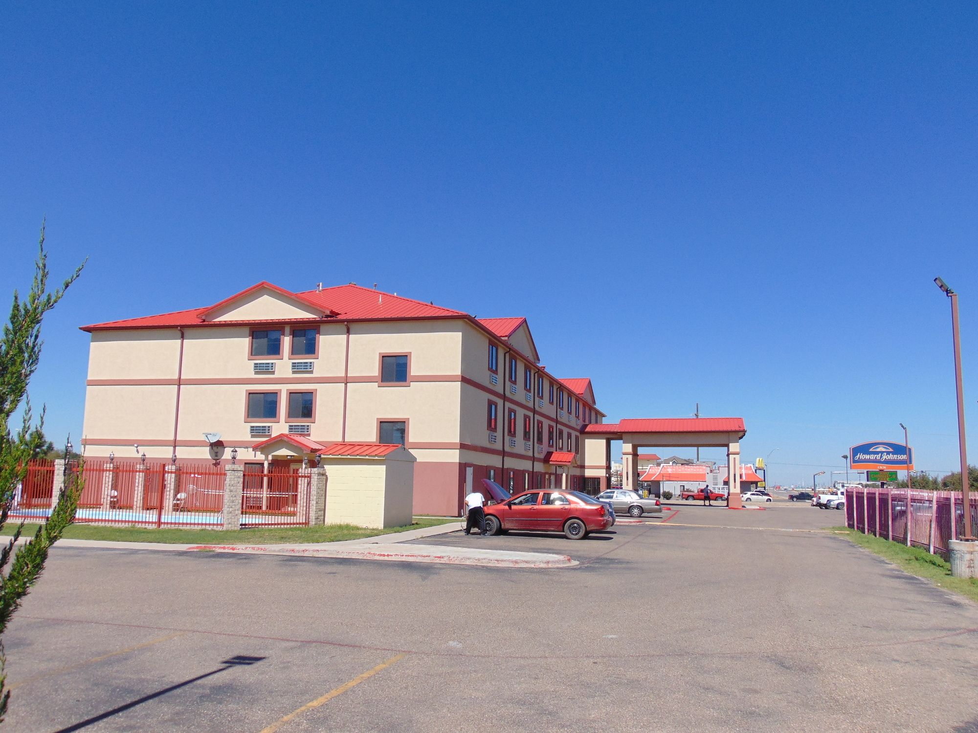 Howard Johnson by Wyndham Lubbock TX