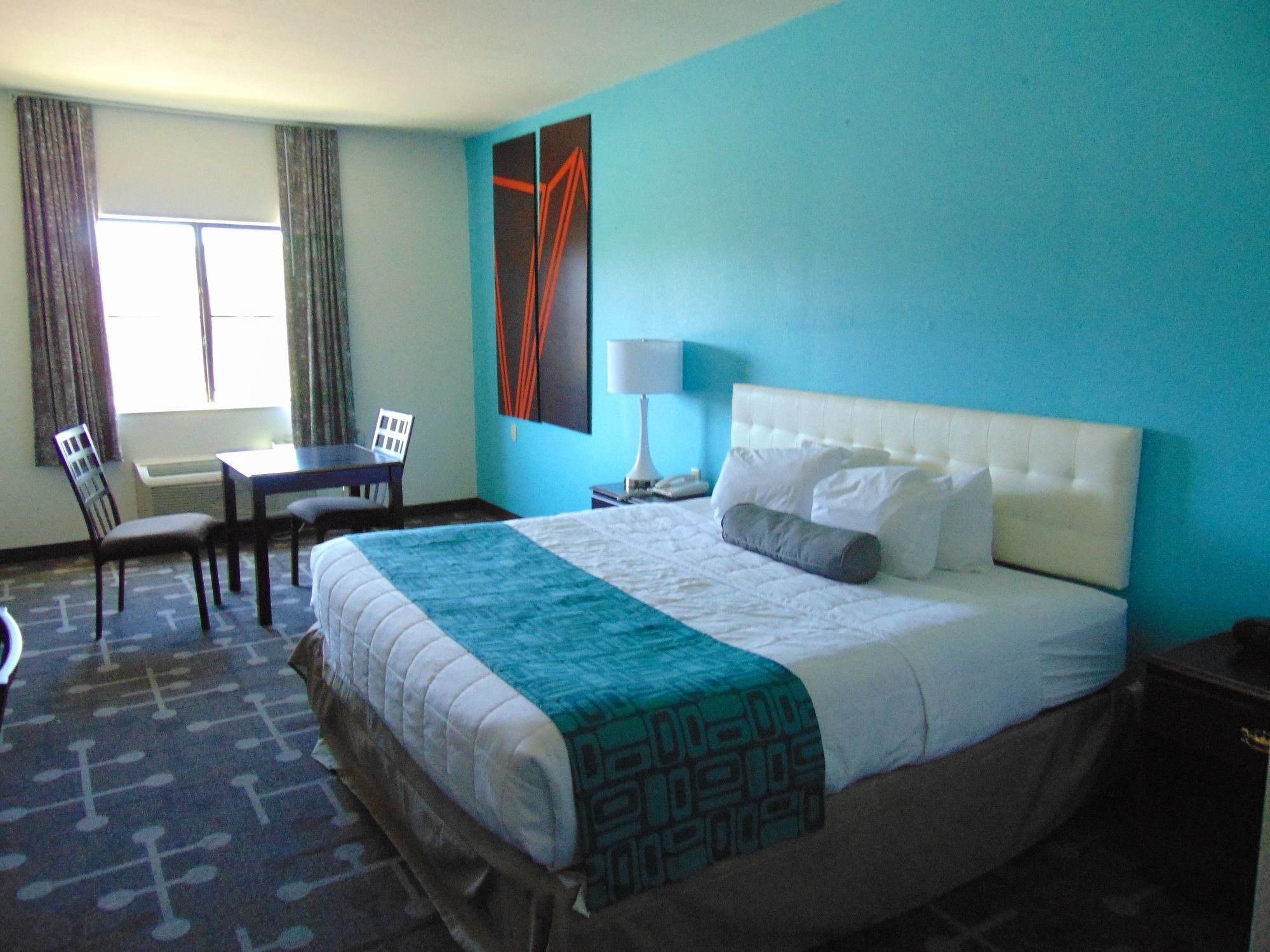 Howard Johnson by Wyndham Lubbock TX