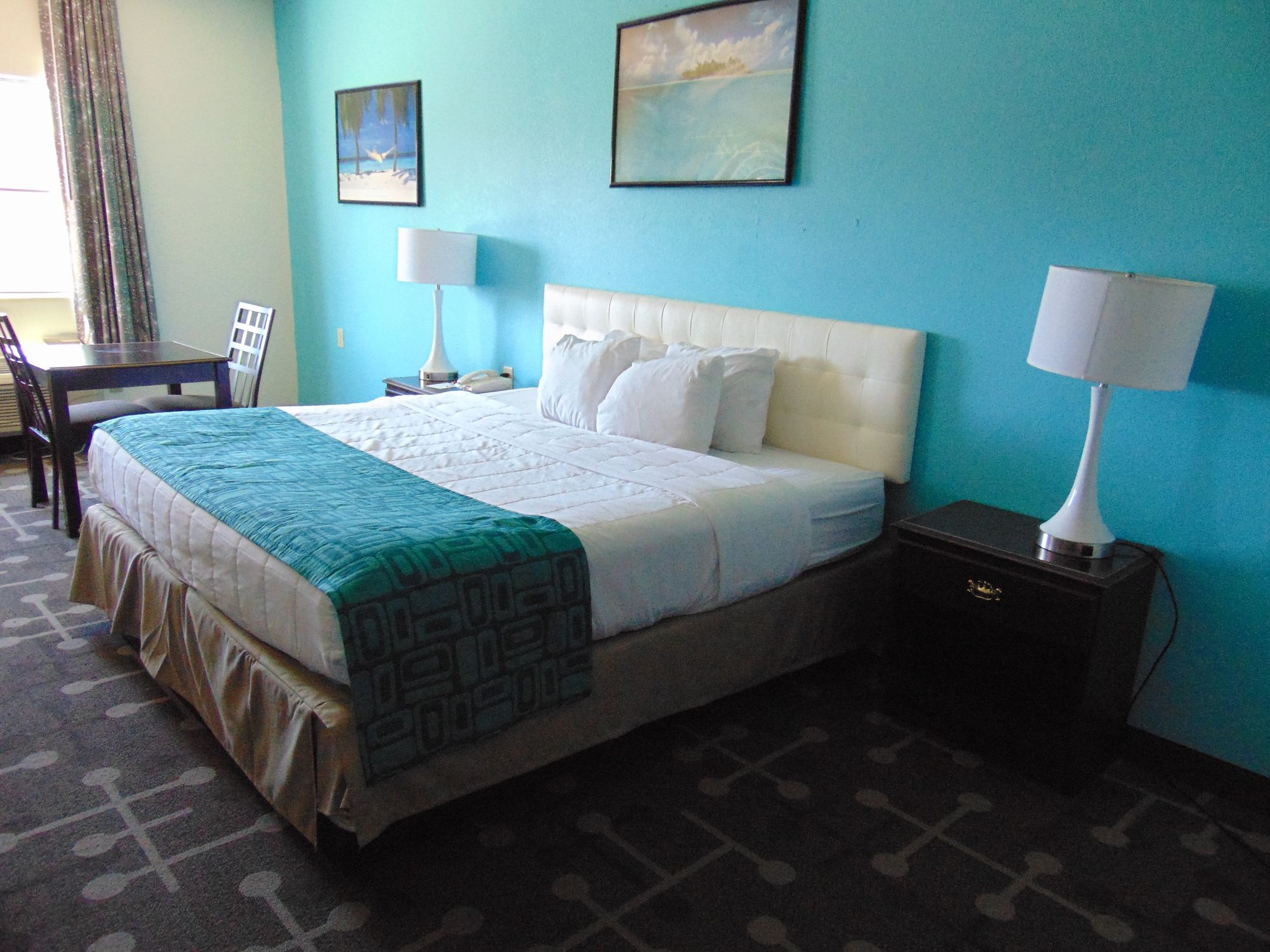 Howard Johnson by Wyndham Lubbock TX