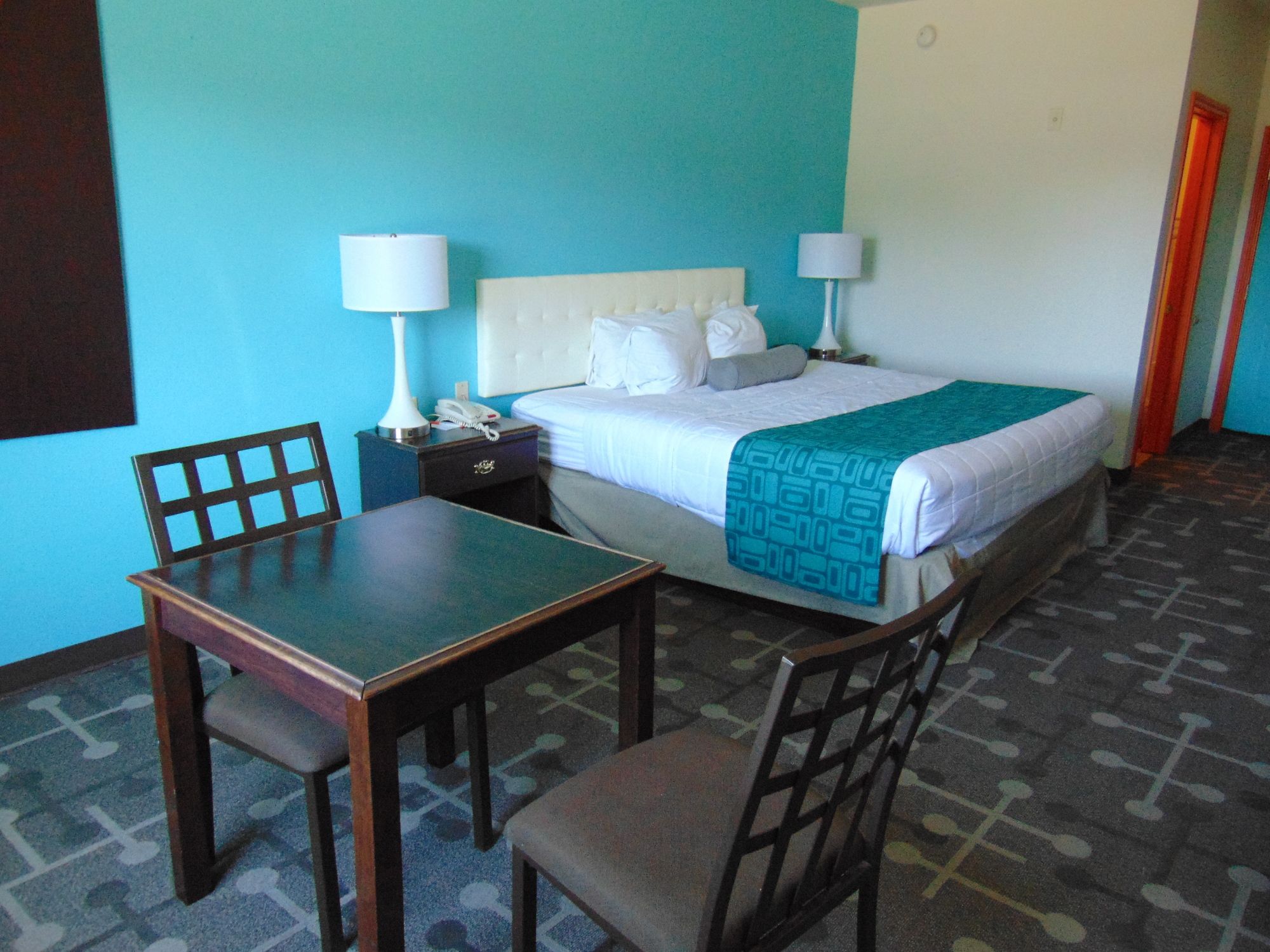 Howard Johnson by Wyndham Lubbock TX