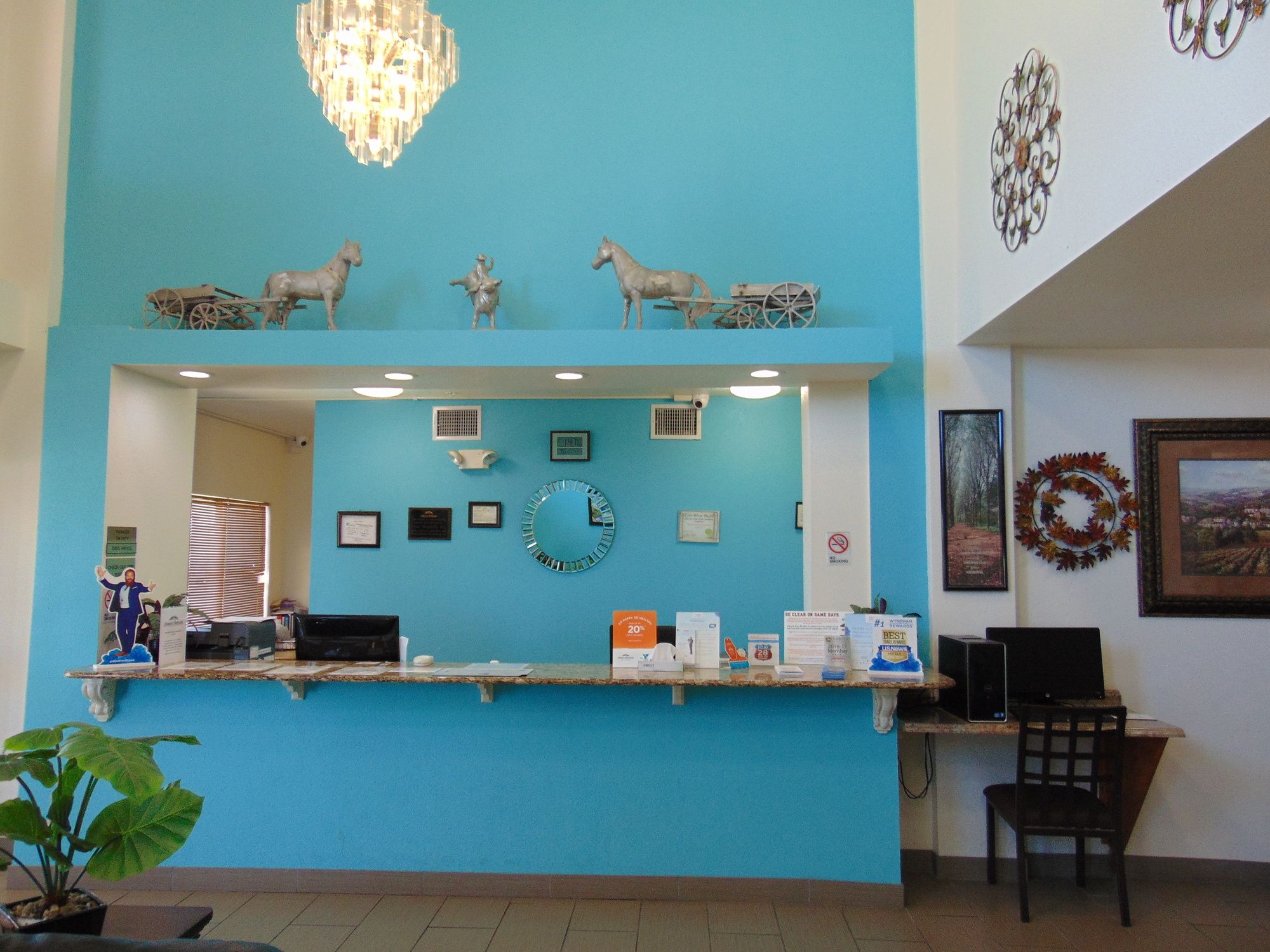 Howard Johnson by Wyndham Lubbock TX