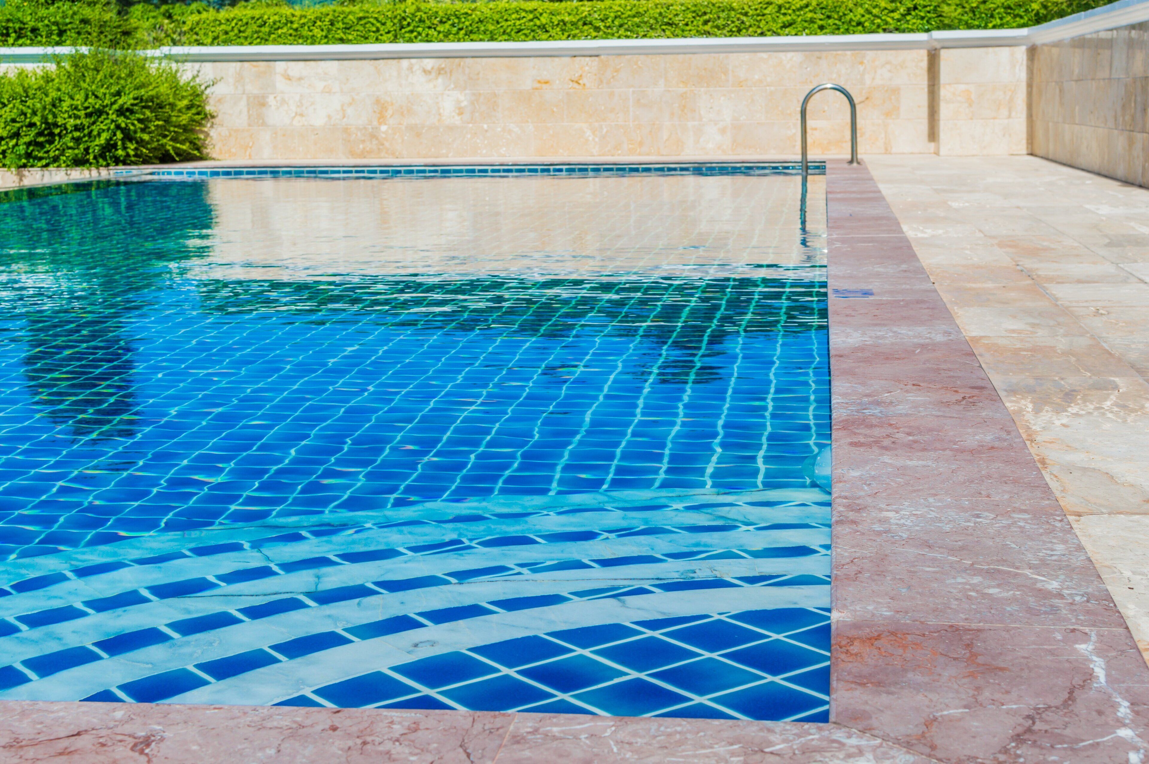 Holiday Inn Express & Suites Austin Manor