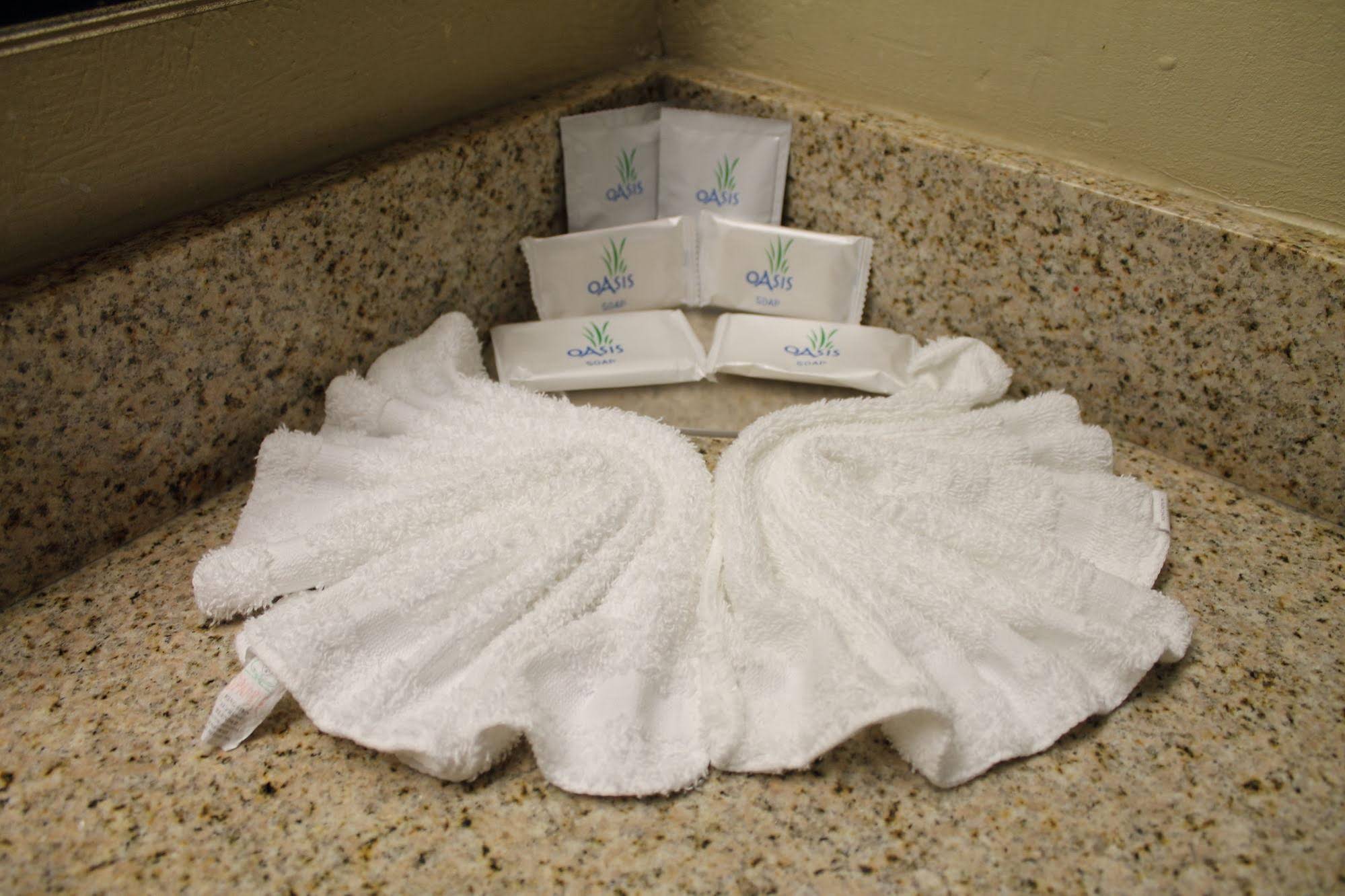 Continental Inn & Suites