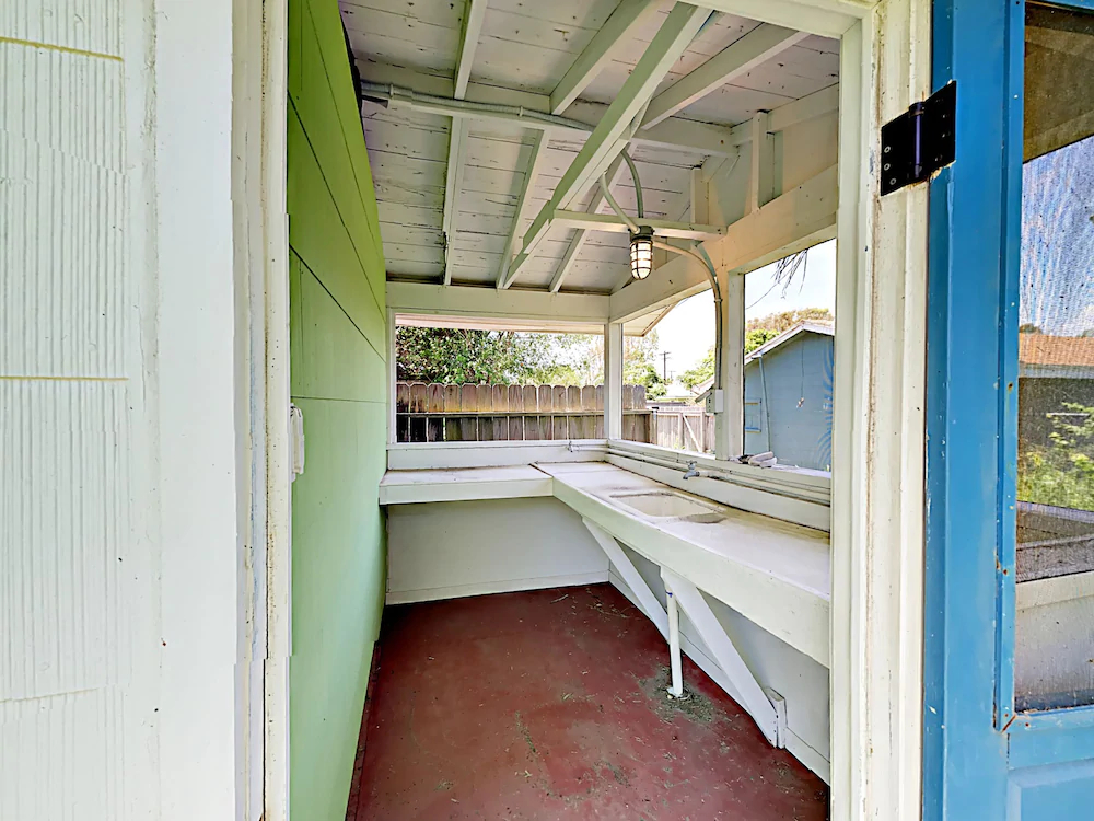 Breezy Cottage by RedAwning
