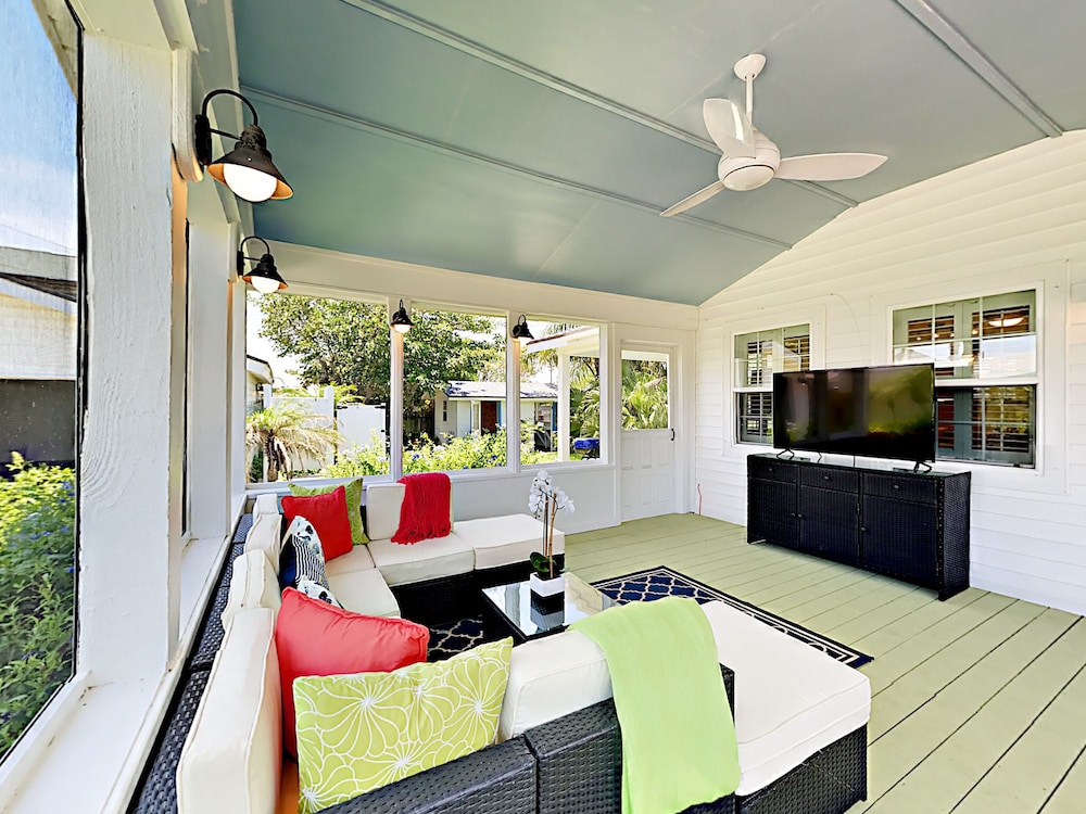 Breezy Cottage by RedAwning