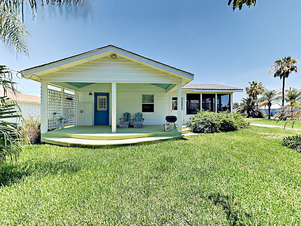 Breezy Cottage by RedAwning