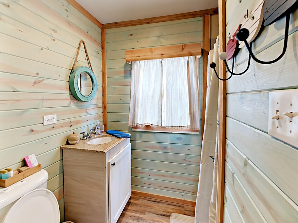 Sunrise Cabana by RedAwning