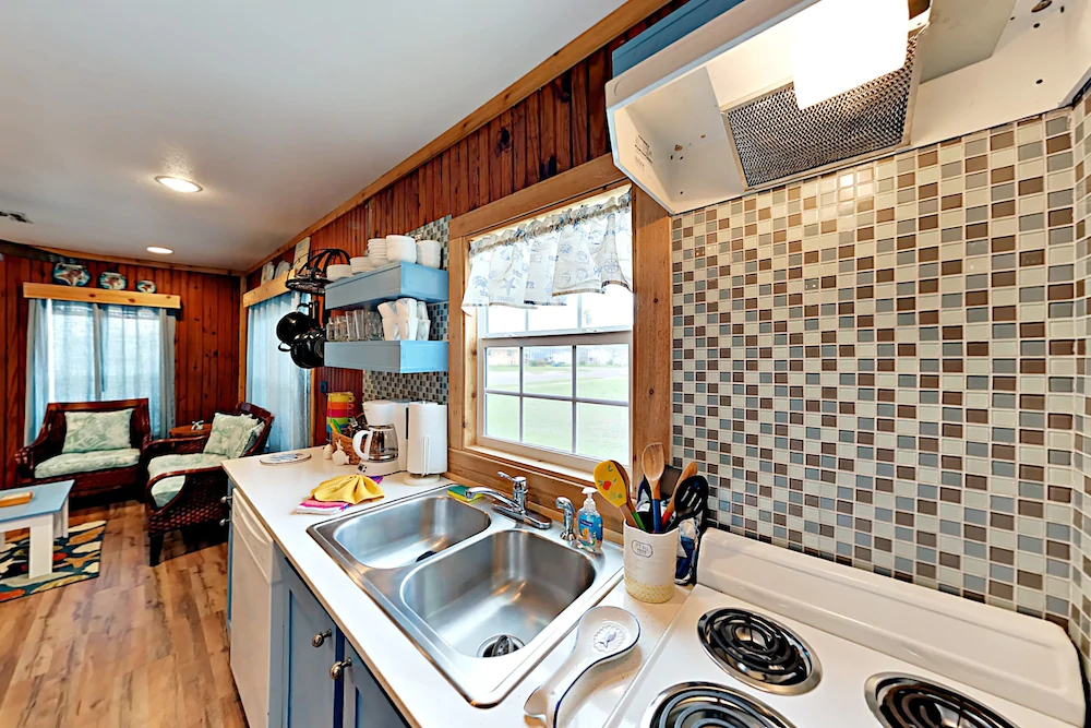 Sunrise Cabana by RedAwning
