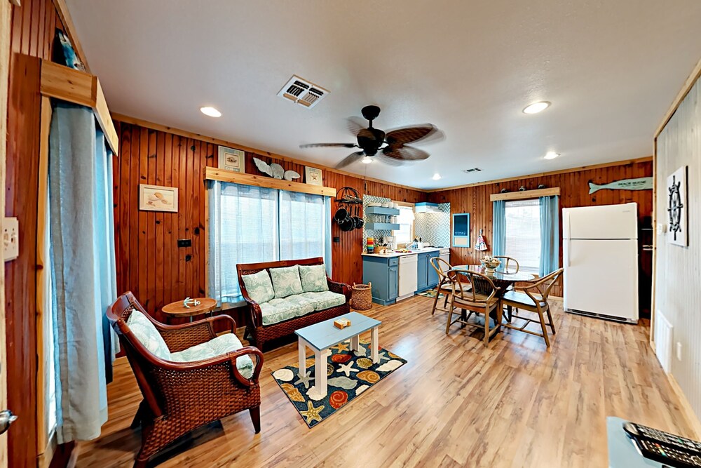Sunrise Cabana by RedAwning
