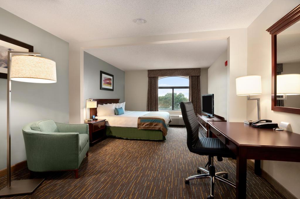 Wingate by Wyndham Round Rock Hotel & Conference Center