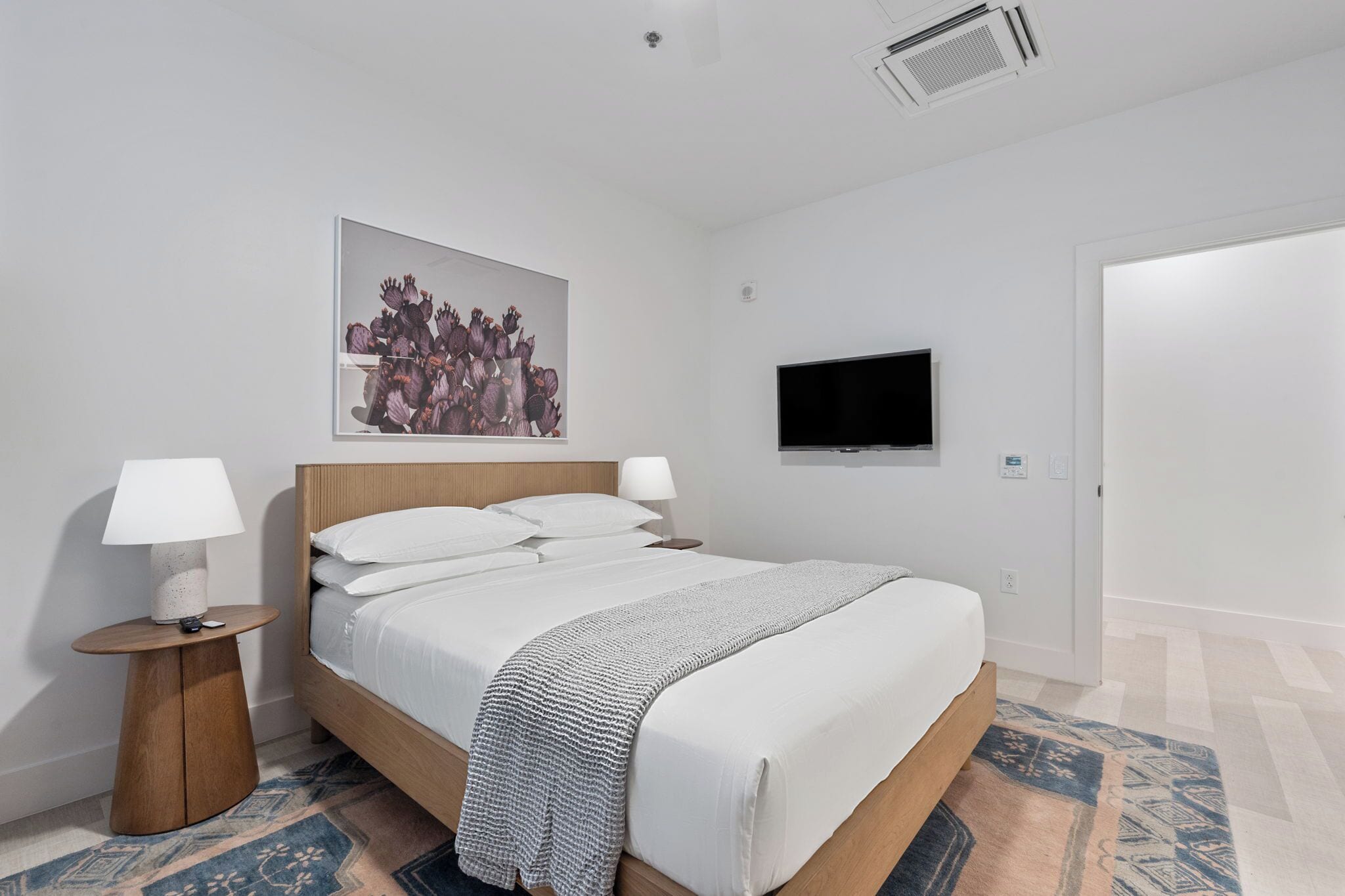 The Continental, powered by Placemakr - Downtown - Market Square