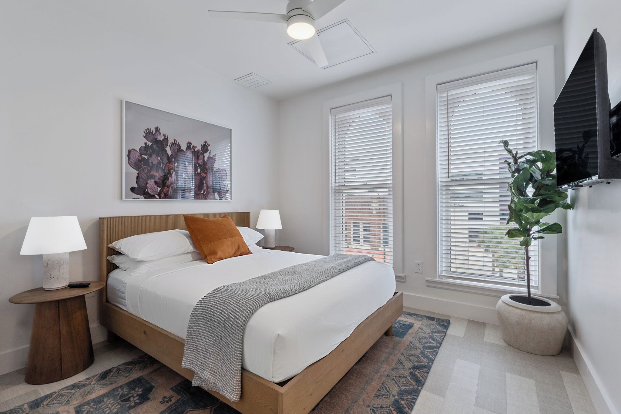 The Continental, powered by Placemakr - Downtown - Market Square