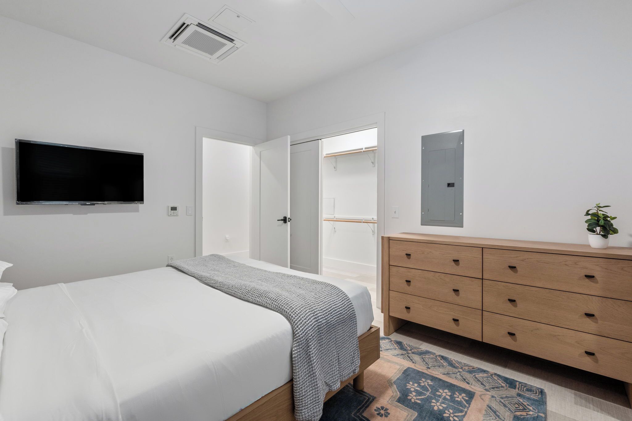 The Continental, powered by Placemakr - Downtown - Market Square