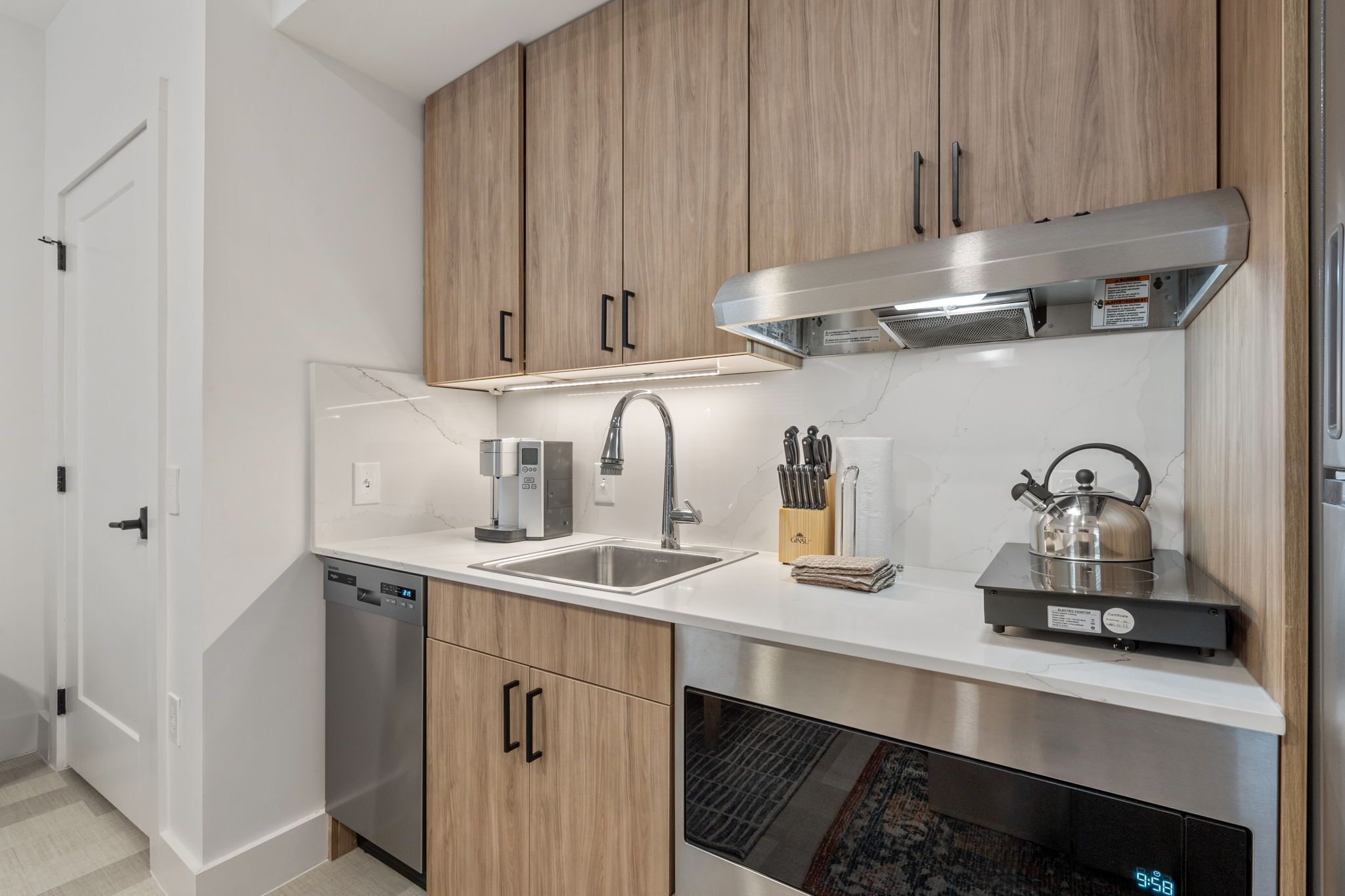 The Continental, powered by Placemakr - Downtown - Market Square