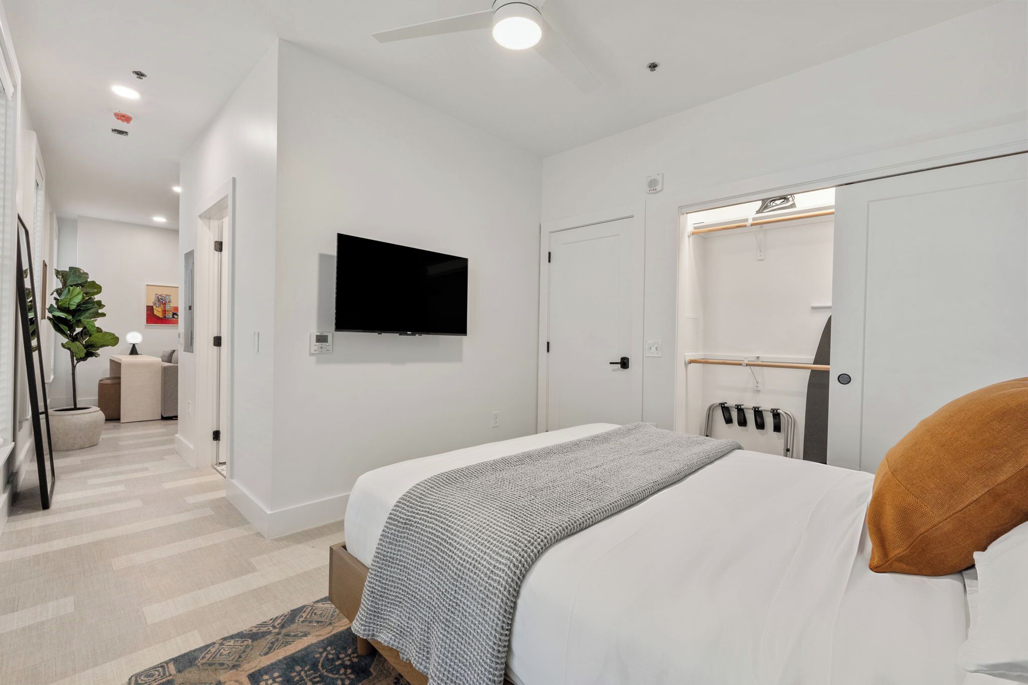 The Continental, powered by Placemakr - Downtown - Market Square