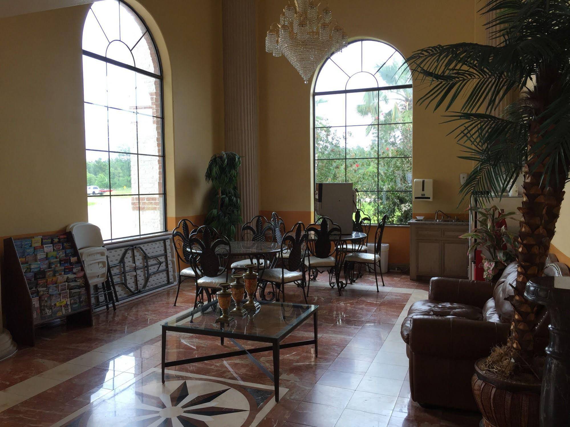 Executive Inn & Suites