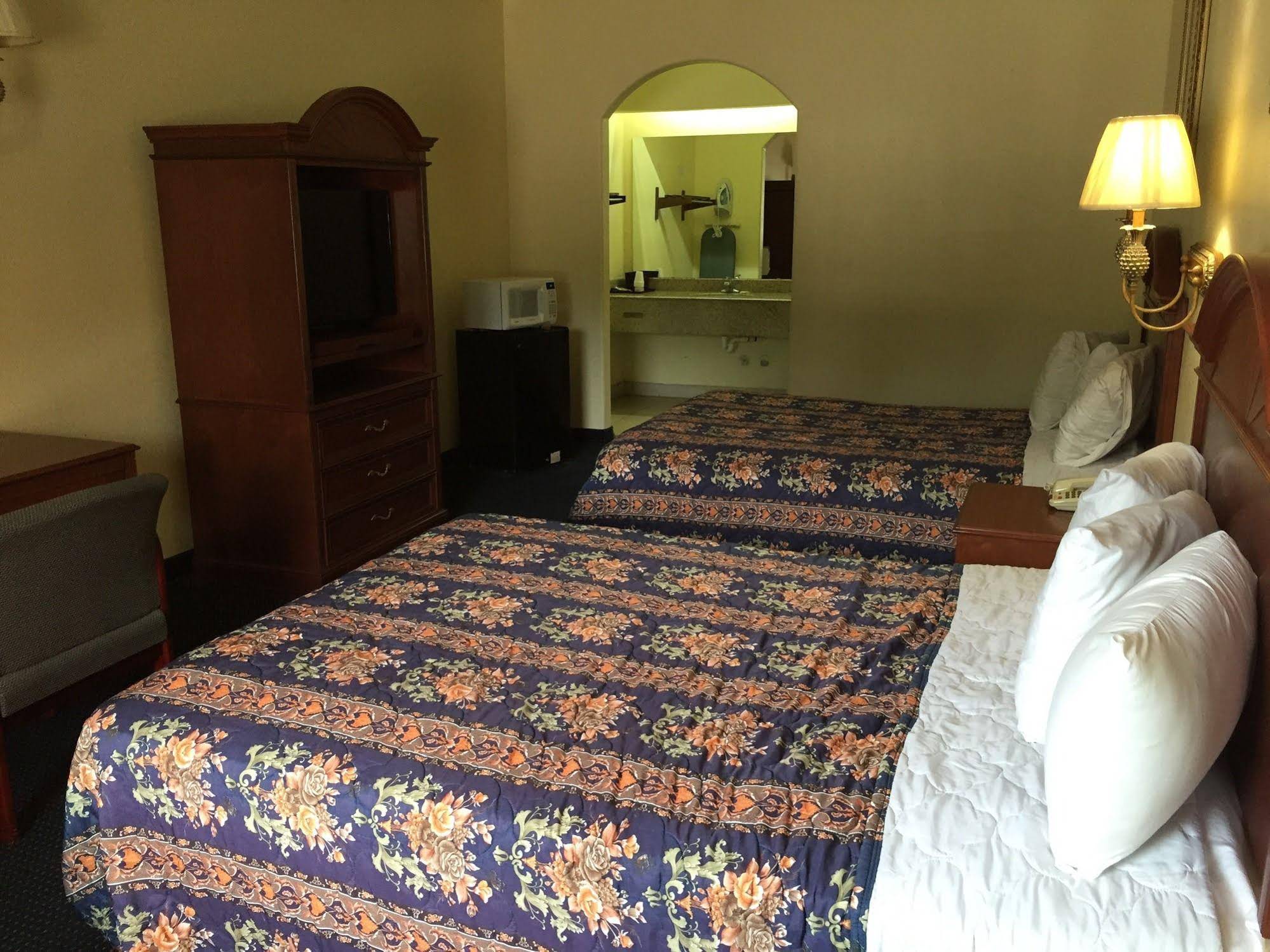 Executive Inn & Suites