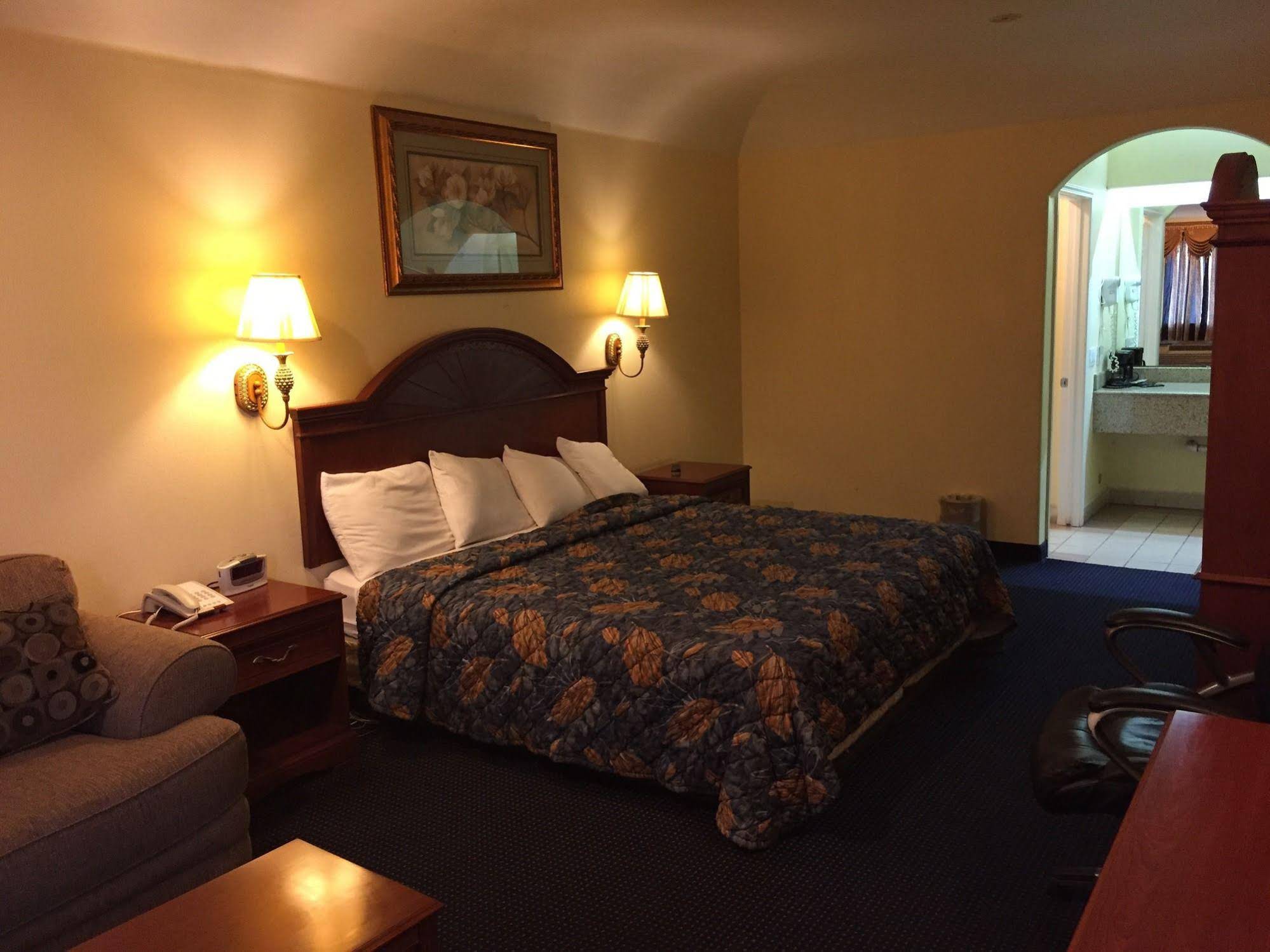 Executive Inn & Suites